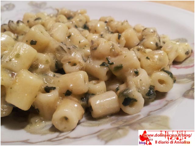Small pasta gorgonzola and chard image 5