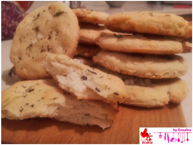 Small flat bread with herbs