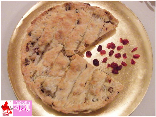 Apple Pie with red fruits